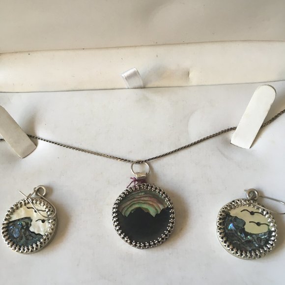 Jewelry - Vintage Three Piece Abalone Necklace & Earring Set